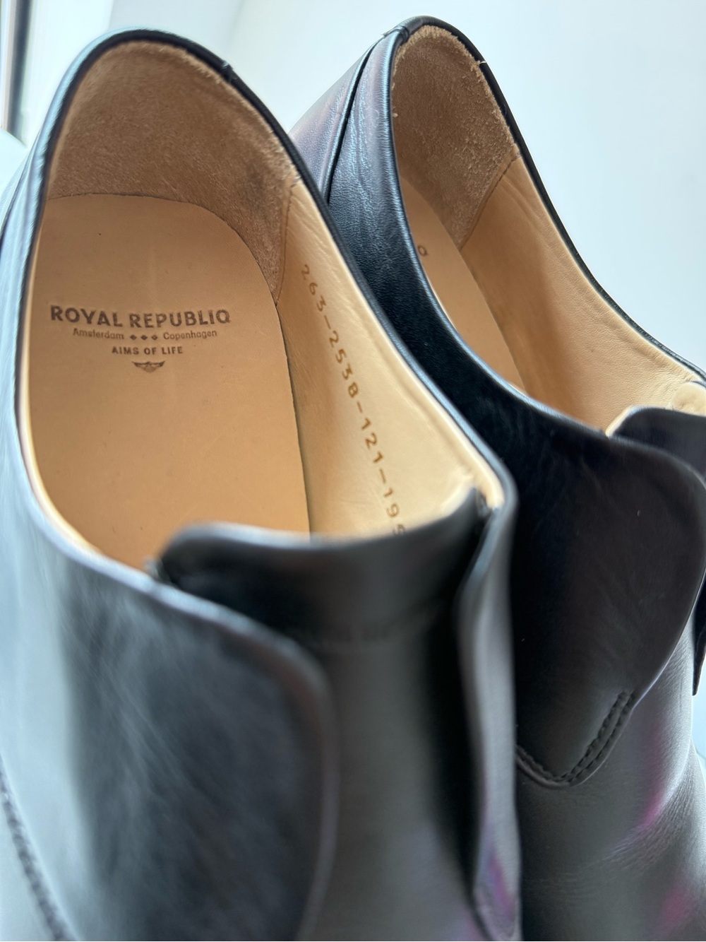 Royal RepubliQ PRIME DERBY NO LACE 201 minimalist leather shoe | BLACK - Picture 10 of 12